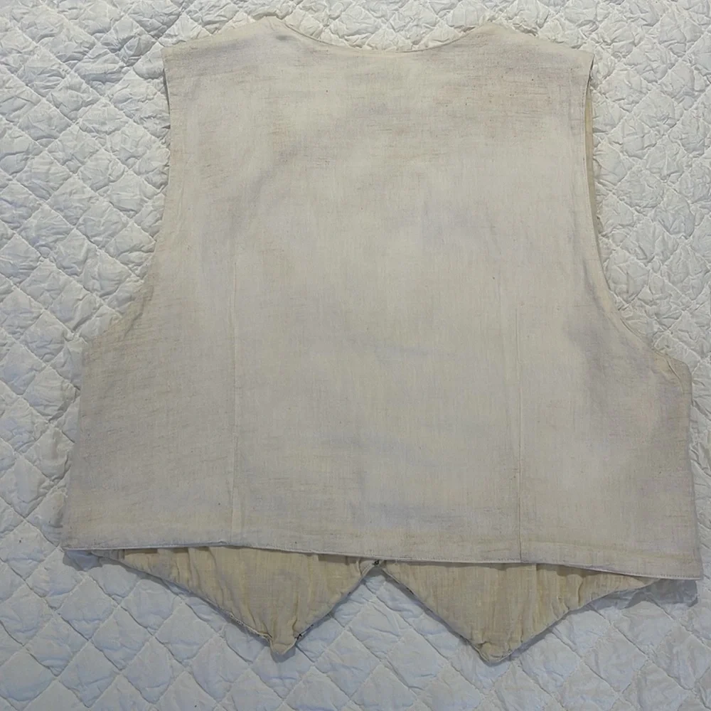 Vest - Picture 10 of 10